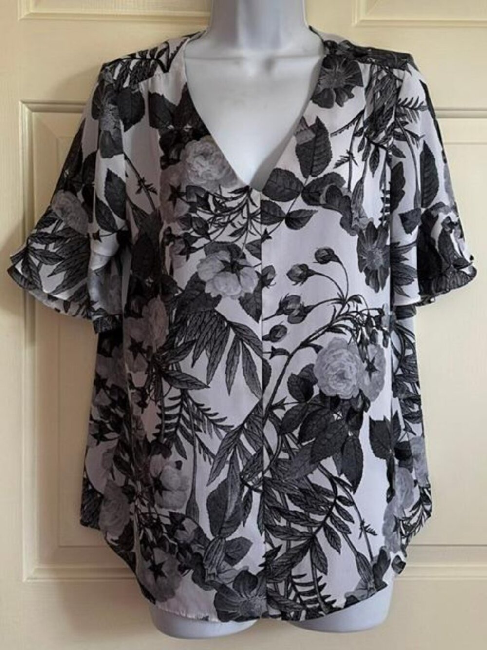 * Zac&Rachel Womens Black/White Floral Ruffle V Neck Casual Polyester Size